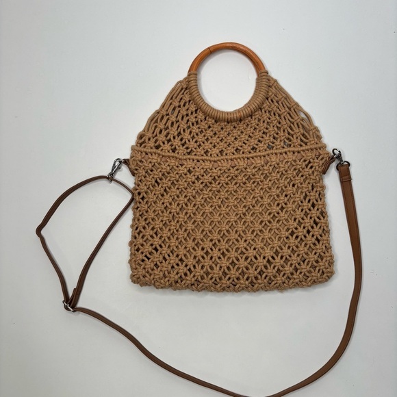 Neutral Tan Crochet Macrame Boho Crossbody Foldover Bag. - Picture 3 of 6